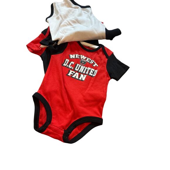 NWT D.C. United Newborn & Infant 3-6 Months 3-Pack Bodysuit Set Black/Red/white - Picture 2 of 5